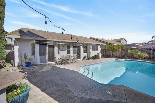 7988 Bothwell Dr, Sacramento, CA 95829