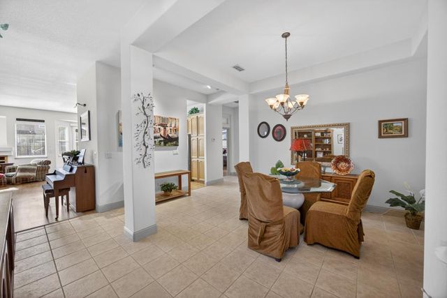 7988 Bothwell Dr, Sacramento, CA 95829