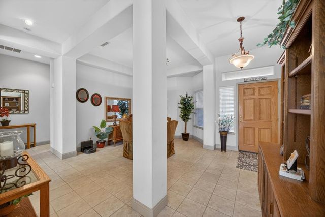 7988 Bothwell Dr, Sacramento, CA 95829