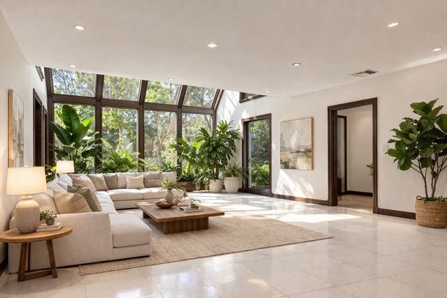 923 Drift Rd, Westport, MA 02790