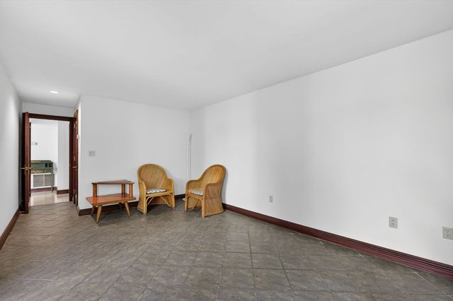 923 Drift Rd, Westport, MA 02790