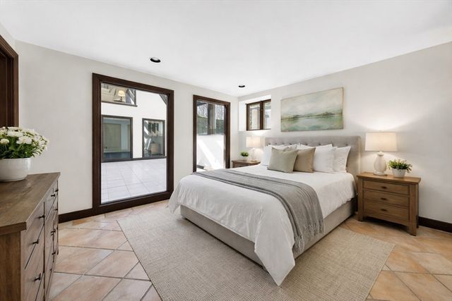 923 Drift Rd, Westport, MA 02790