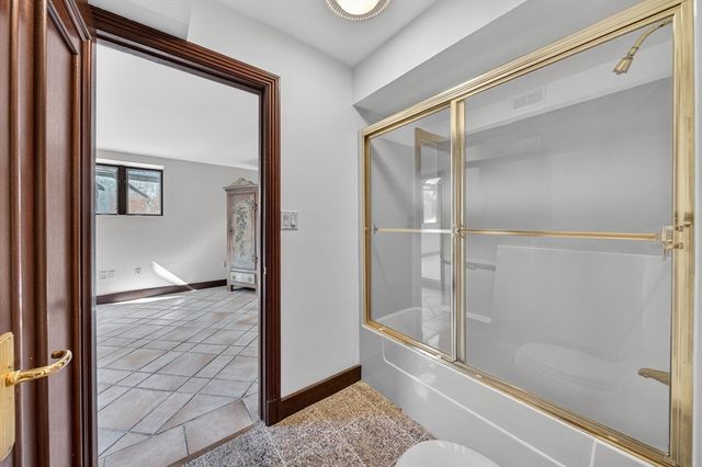 923 Drift Rd, Westport, MA 02790