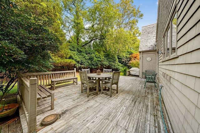 923 Drift Rd, Westport, MA 02790