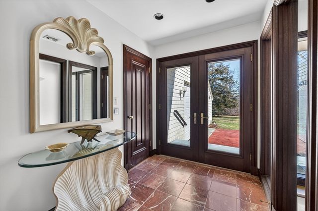 923 Drift Rd, Westport, MA 02790