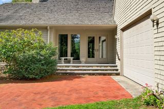 923 Drift Rd, Westport, MA 02790