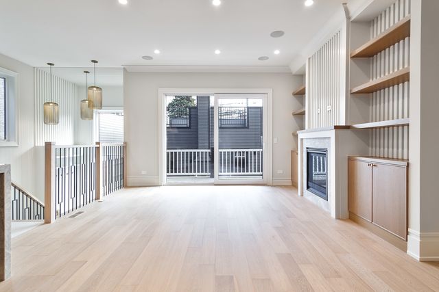 3723 N Oakley Avenue, Chicago, IL 60618