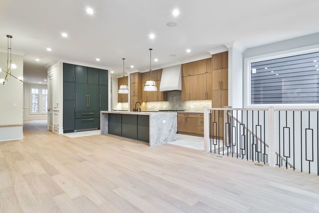 3723 N Oakley Avenue, Chicago, IL 60618