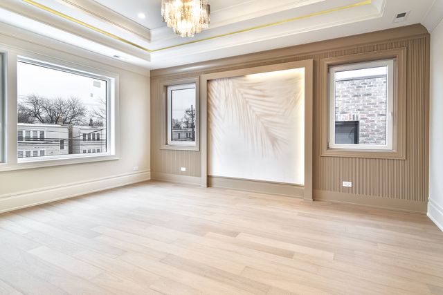 3723 N Oakley Avenue, Chicago, IL 60618