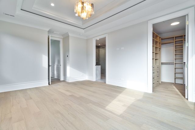 3723 N Oakley Avenue, Chicago, IL 60618