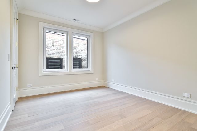 3723 N Oakley Avenue, Chicago, IL 60618