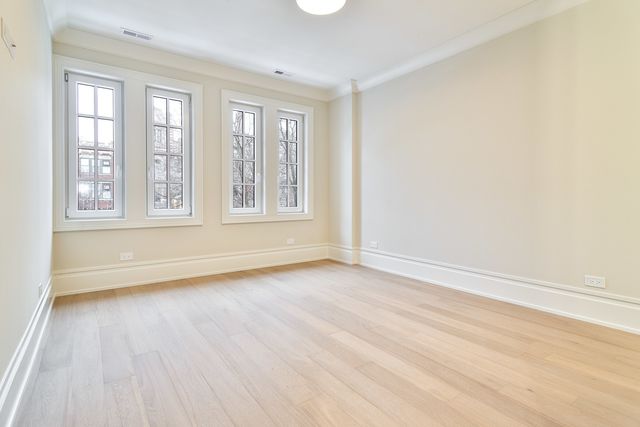 3723 N Oakley Avenue, Chicago, IL 60618