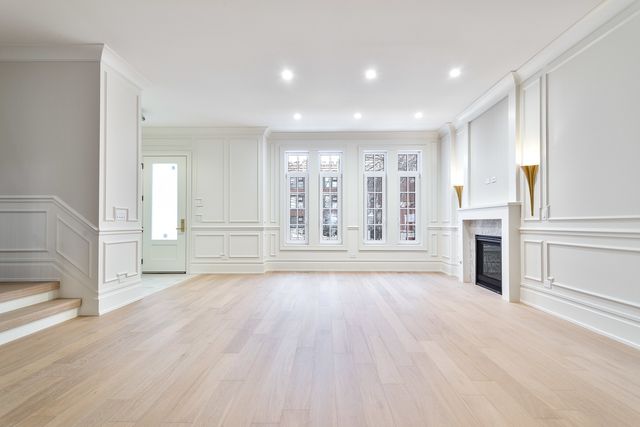 3723 N Oakley Avenue, Chicago, IL 60618