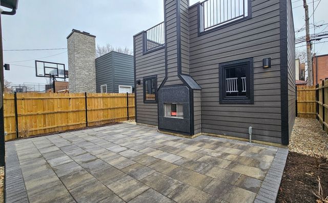 3723 N Oakley Avenue, Chicago, IL 60618