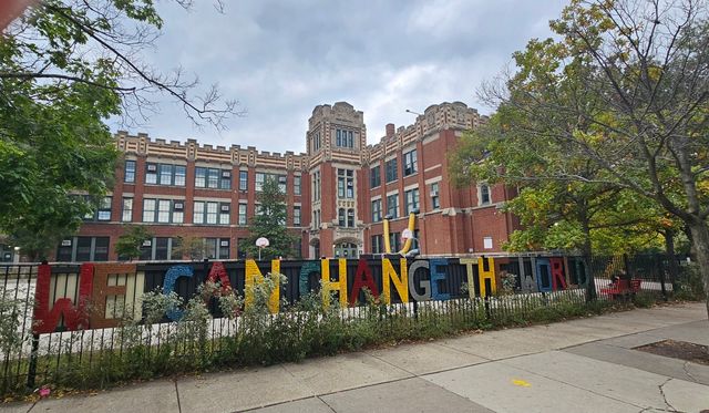 3723 N Oakley Avenue, Chicago, IL 60618