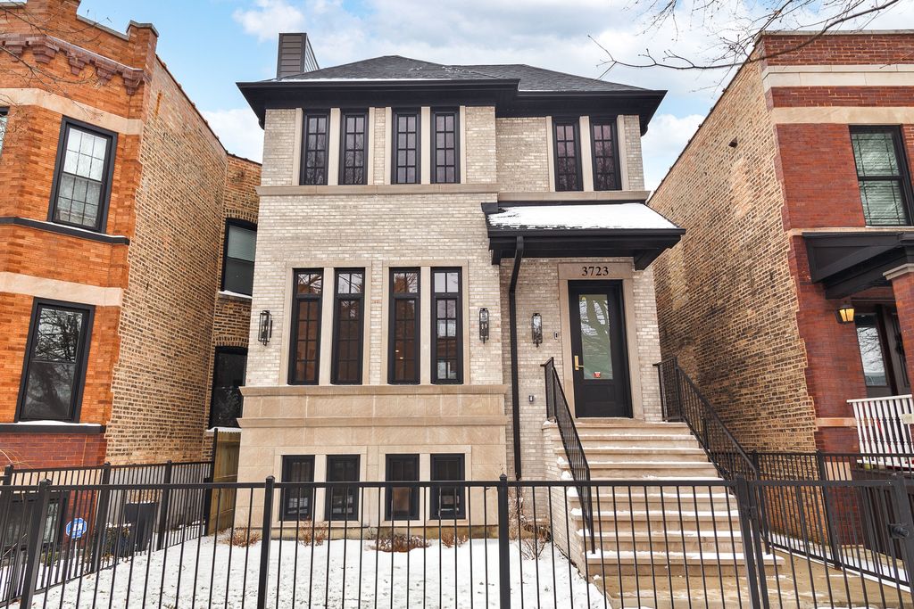 3723 N Oakley Avenue, Chicago, IL 60618