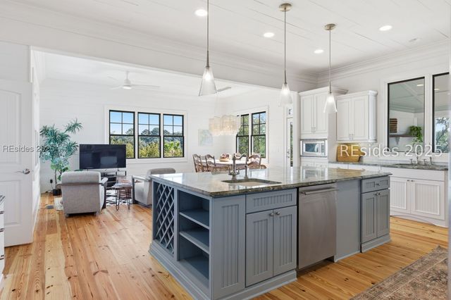 49 River Rd, Daufuskie Island, SC 29915