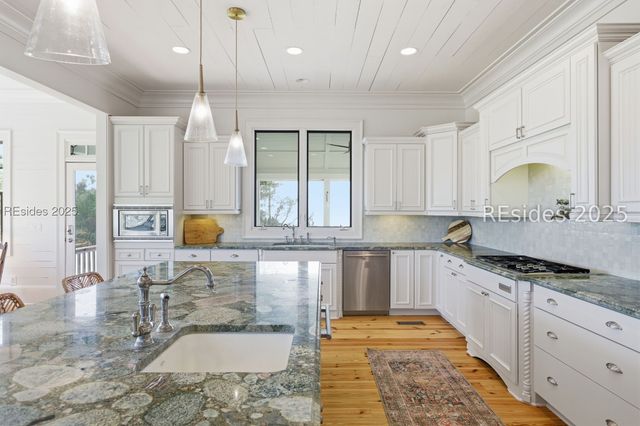 49 River Rd, Daufuskie Island, SC 29915