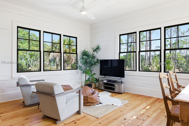 49 River Rd, Daufuskie Island, SC 29915