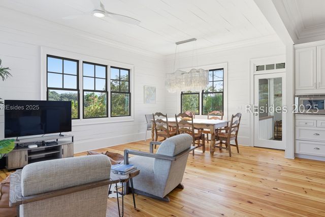 49 River Rd, Daufuskie Island, SC 29915