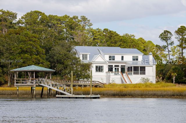 49 River Rd, Daufuskie Island, SC 29915