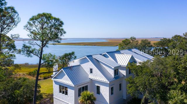 49 River Rd, Daufuskie Island, SC 29915