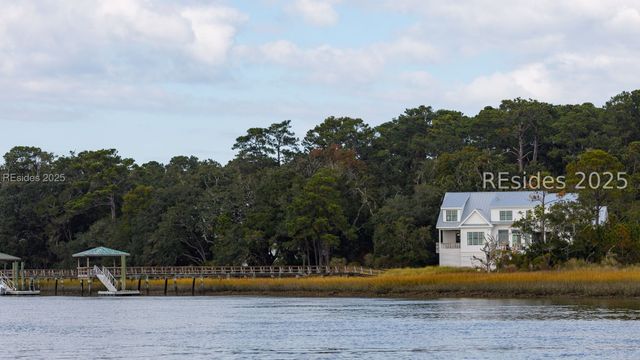 49 River Rd, Daufuskie Island, SC 29915