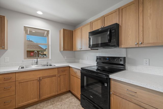 275 Kahoma Village Loop Apt 106, Lahaina, HI 96761