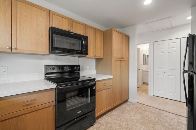 275 Kahoma Village Loop Apt 106, Lahaina, HI 96761