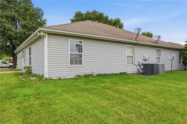 1019 Christie Lane, Grain Valley, MO 64029