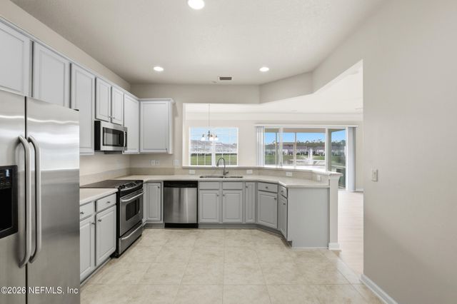 6280 AUTUMN BERRY Circle, Jacksonville, FL 32258