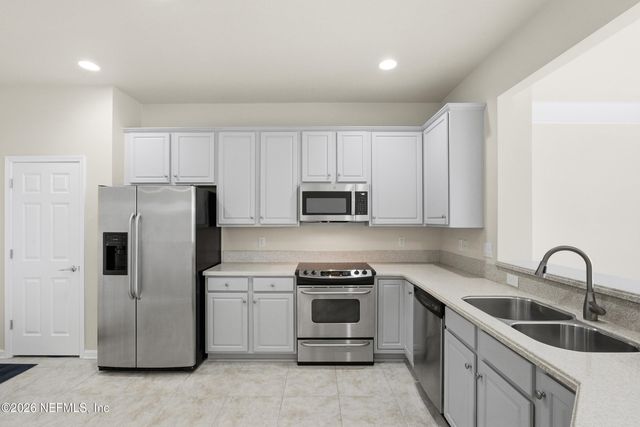 6280 AUTUMN BERRY Circle, Jacksonville, FL 32258
