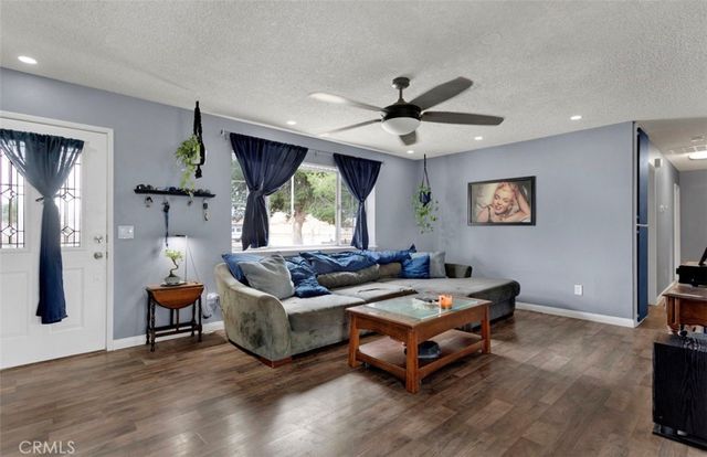 15268 Nanticoke, Apple Valley, CA 92307