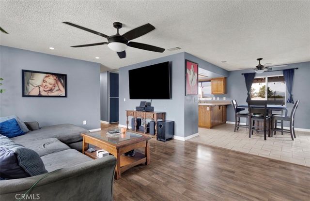 15268 Nanticoke, Apple Valley, CA 92307