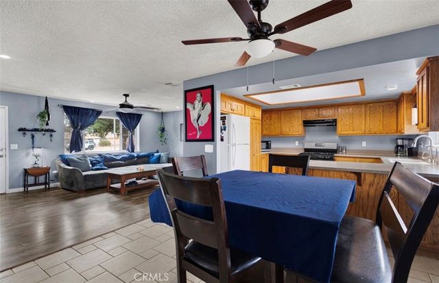 15268 Nanticoke, Apple Valley, CA 92307