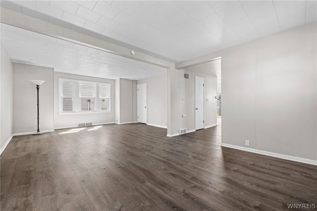216 79th Street, Niagara Falls, NY 14304