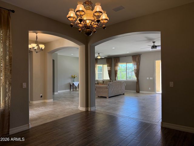 10315 E BERGERON Avenue, Mesa, AZ 85212