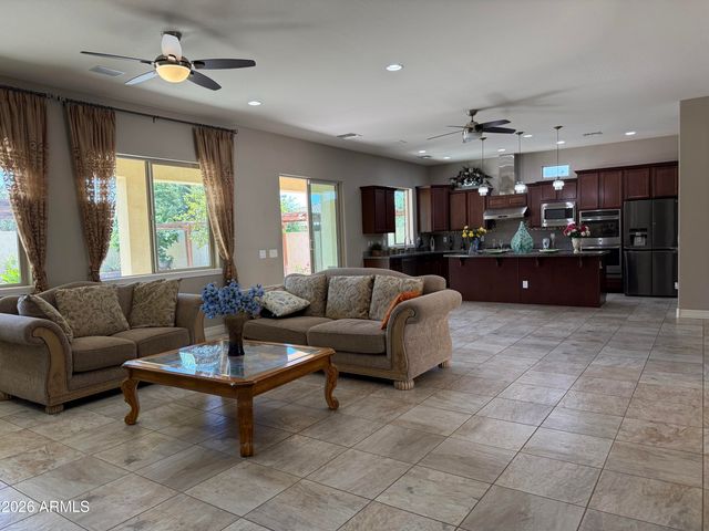 10315 E BERGERON Avenue, Mesa, AZ 85212