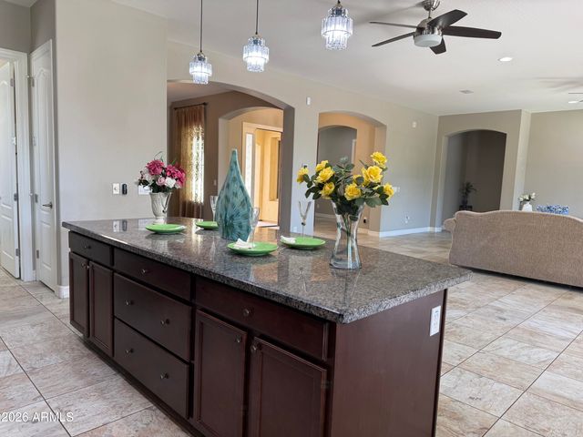 10315 E BERGERON Avenue, Mesa, AZ 85212