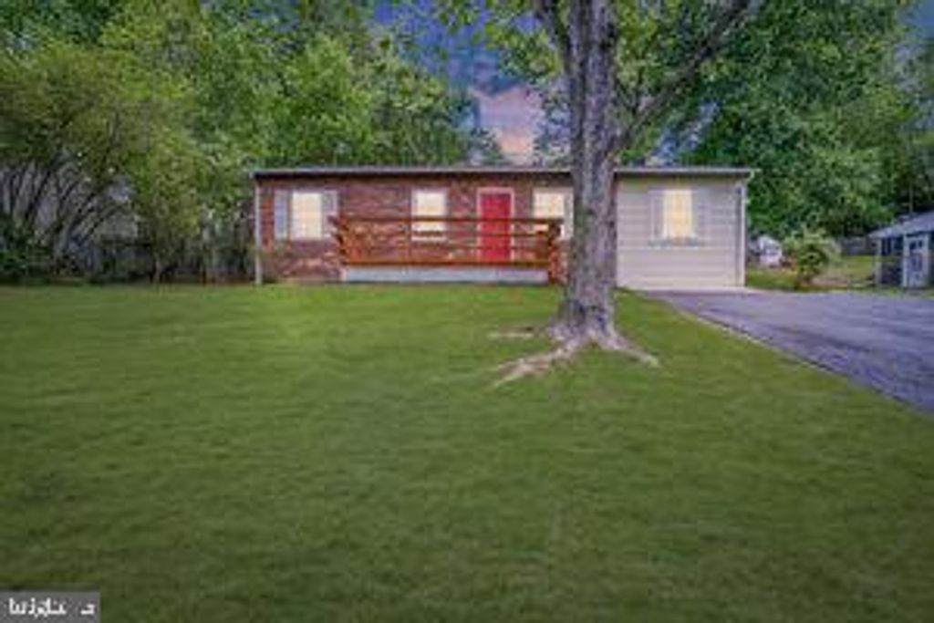 10 ROSEWOOD ST, Fredericksburg, VA 22405