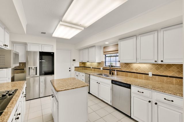 4301 Hartwood Circle, Fort Worth, TX 76109