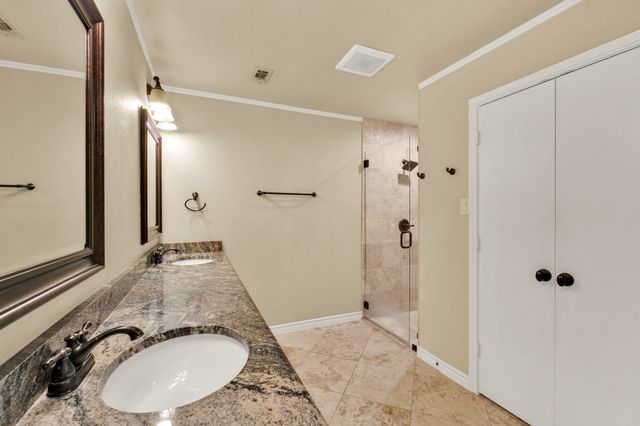 4301 Hartwood Circle, Fort Worth, TX 76109