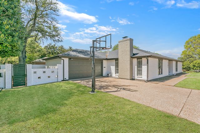 4301 Hartwood Circle, Fort Worth, TX 76109