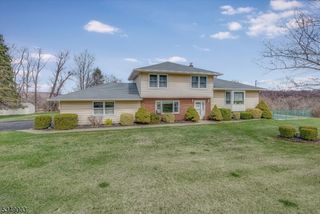 7 Ekes Ct, Vernon Twp., NJ 07461
