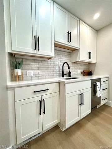 20410 Hanna Street, Highland Park, MI 48203
