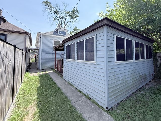 1426 W 112th Place, Chicago, IL 60643