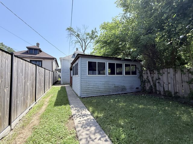 1426 W 112th Place, Chicago, IL 60643
