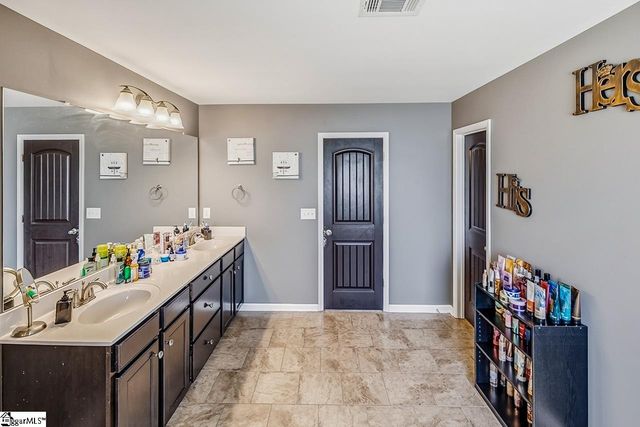 207 Kings Heath Lane, Simpsonville, SC 29680