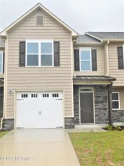 446 Sullivan Loop Road, Midway Park, NC 28544
