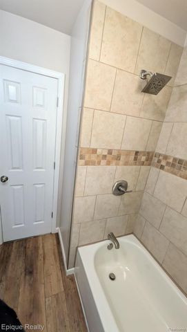 3605 Jackson Boulevard, White Lake Charter Township, MI 48383